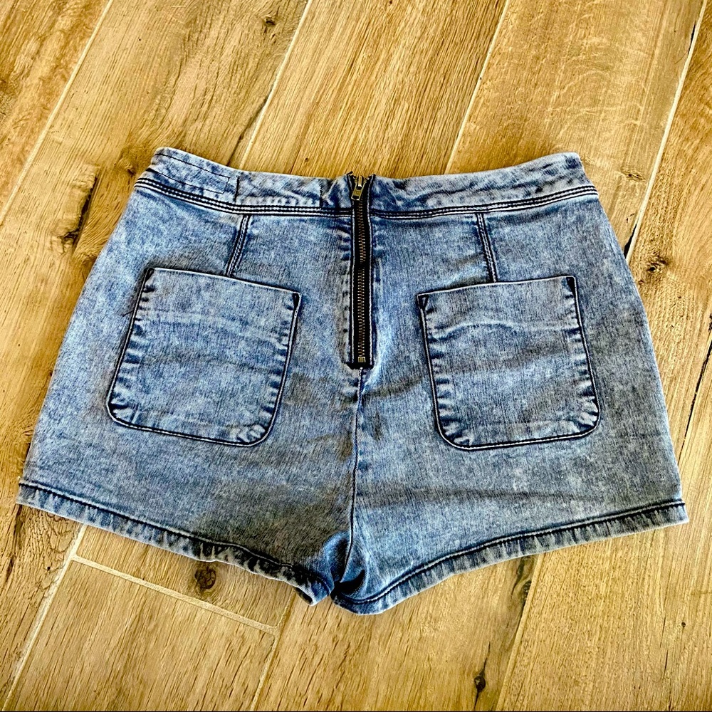 Acid wash high rise short shorts